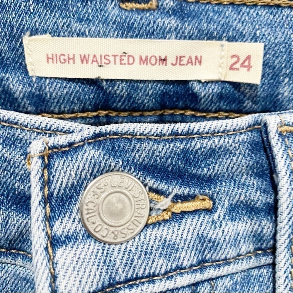 LEVI’S High Waisted Mom Jeans Distressed Medium Wash Size 24 - Picture 8 of 11